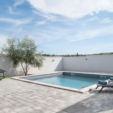 Luxury Jakov With Pool Villa