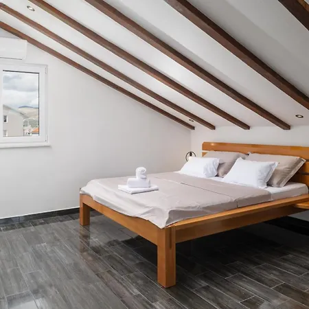 Luxury Jakov With Pool *