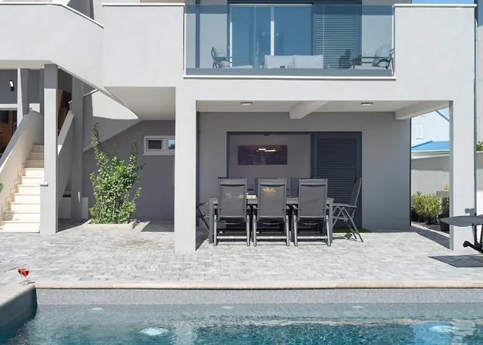 Luxury Jakov With Pool Trogir