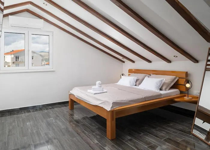 Luxury Jakov With Pool *