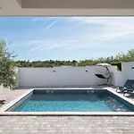 Luxury Jakov With Pool فيلة