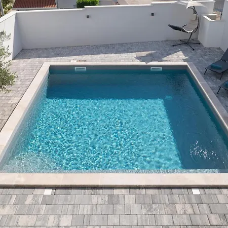 Luxury Jakov With Pool トロギール